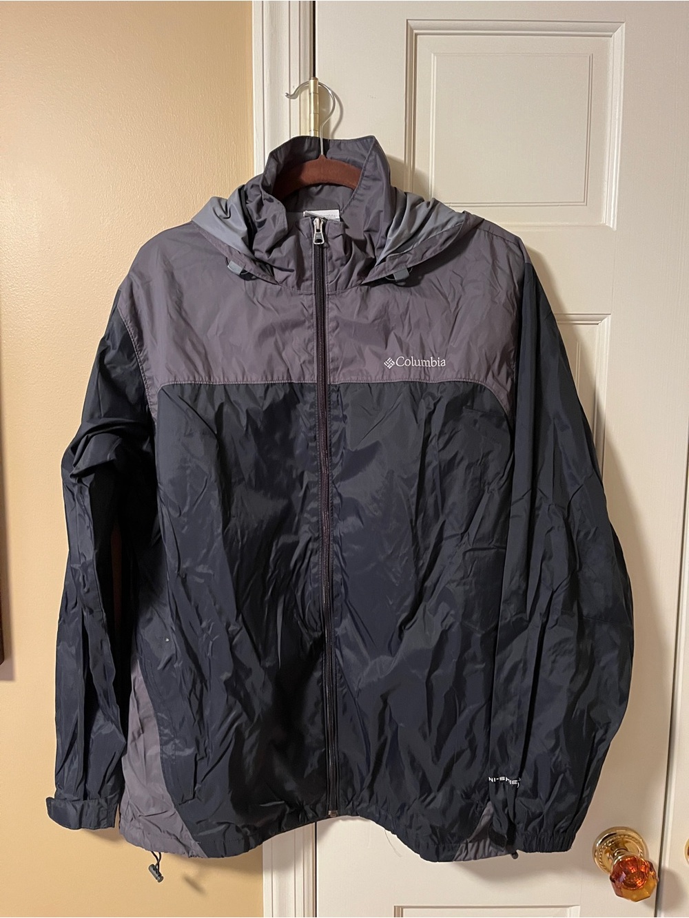 Columbia Men's Black and Gray Hooded Rain Jacket